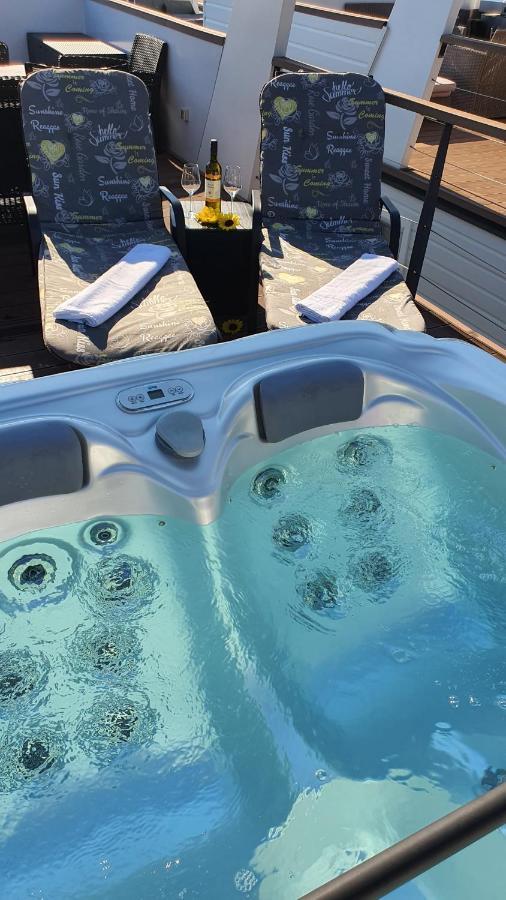 Floating Sea House Soncek